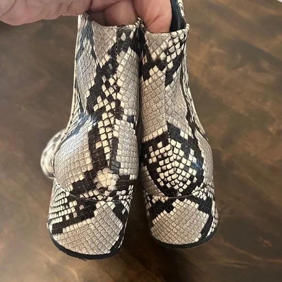 Tory Burch Snakeskin Pattern Women's Boots , leather with black patent toe - Picture 7 of 10